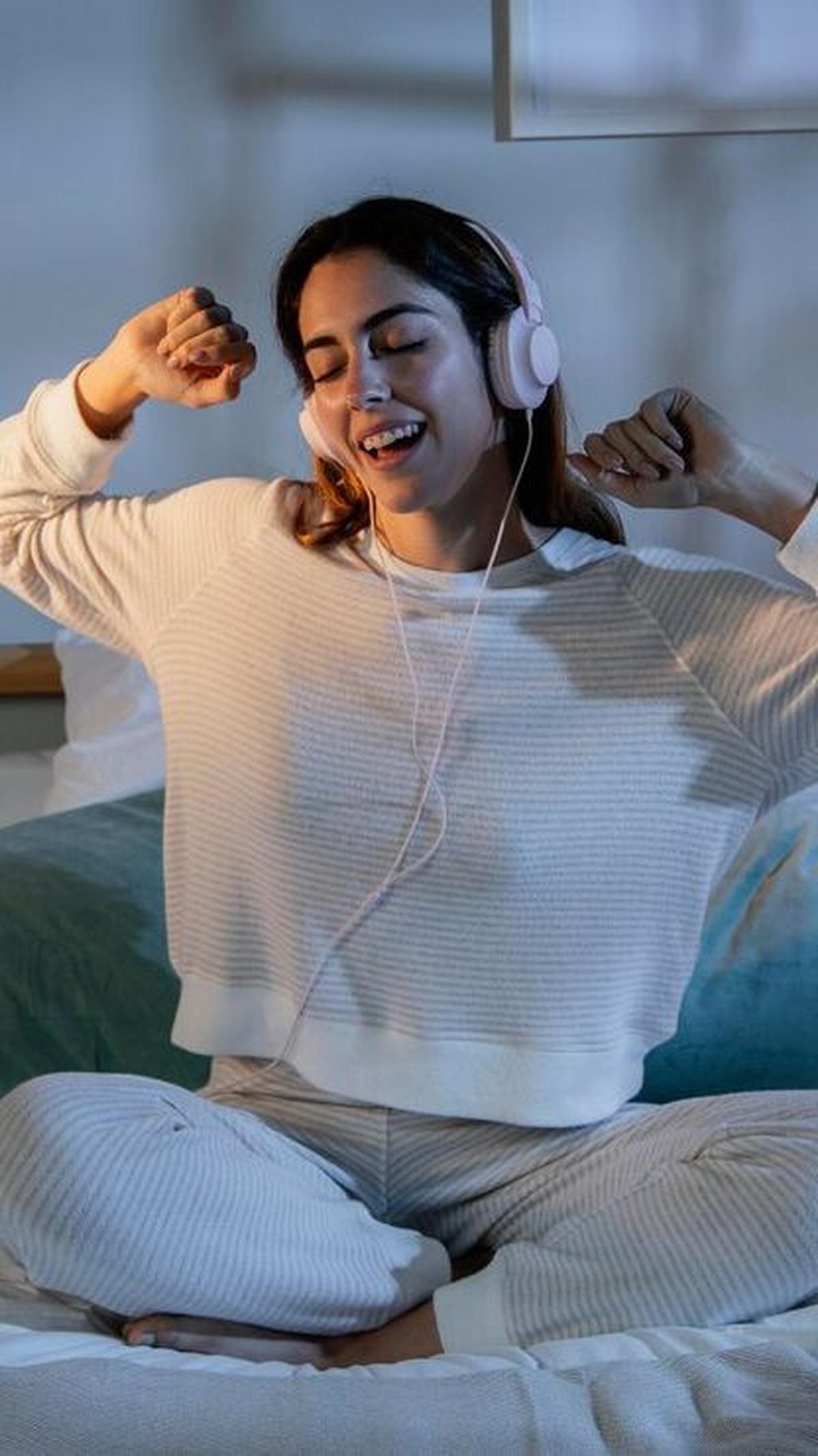 9. Dengarkan Musik yang Menenangkan