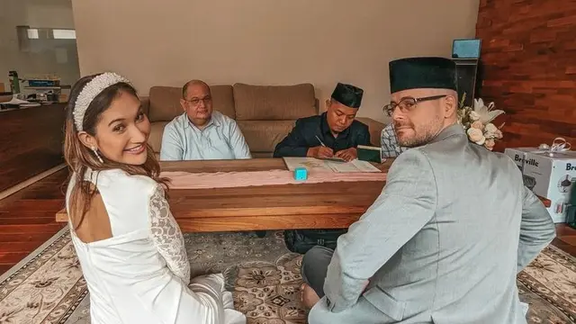 Dipersunting Pria Bule, Intip Gaya Minimalis Andrea Georgina Pakai Jumpsuit di Momen Pernikahan