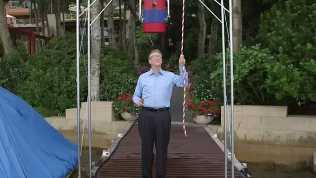 Bill Gates Ice Bucket Challenge - 3