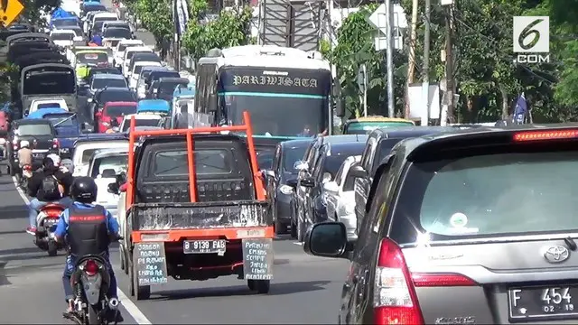 Polres Bogor akan menutup jalur lalu lintas penuju kawasan Wisata Puncak. Polisi juga akan melakukan penyekatan di sejumlah jalur menuju Puncak.