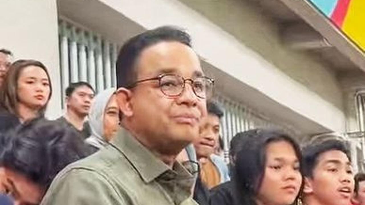 Momen Anies Nonton Piala Dunia U-17 di JIS, Sempat Keliling Saat Kick Off Ditunda