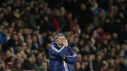 Pelatih Sunderland, Sam Allardyce terlihat kecewa dengan kekalahan dari Liverpool pada Lanjutan Liga premier Inggris di Stadion Light, Inggris, Kamis (31/12/31) dini hari WIB. (Reuters/Andrew Yates)