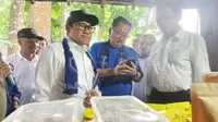 Menteri Pemberdayaan Masyarakat, Muhaimin Iskandar mengunjungi salah satu UMKM desa wisata di Kabupaten Sleman. (Liputan6.com/Dicky Agung Prihanto)