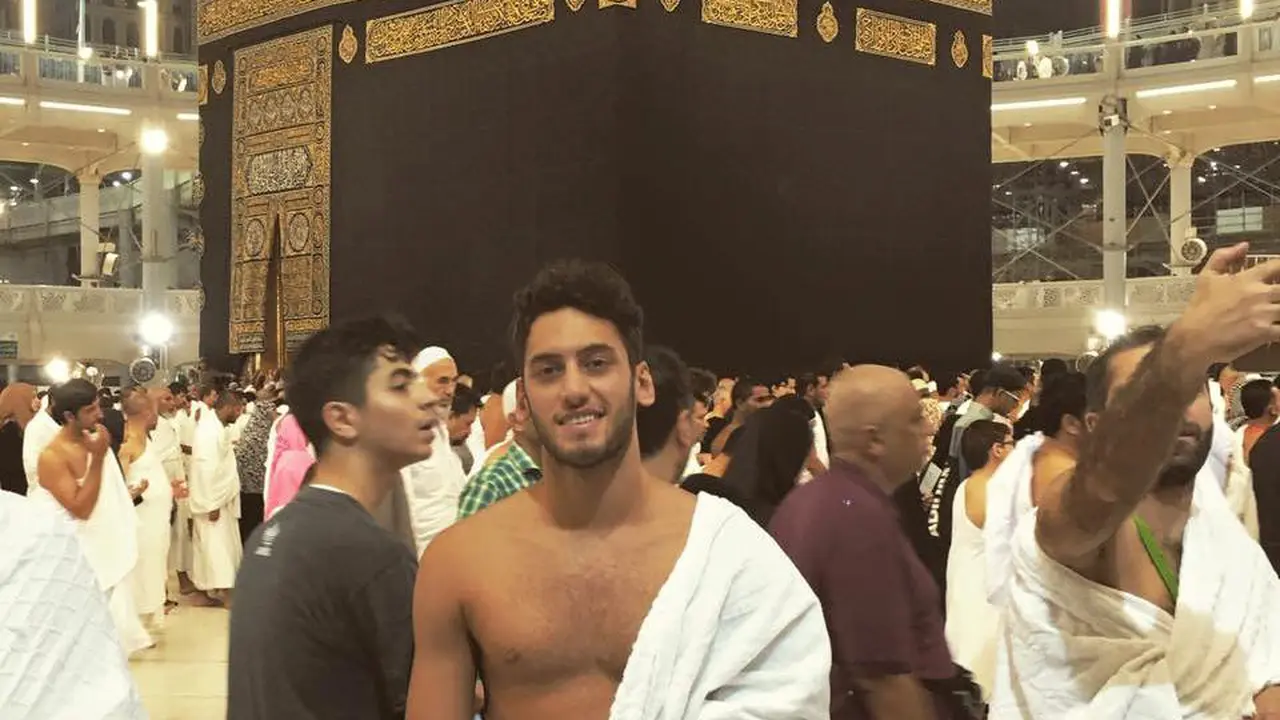 Hakan Calhanoglu Umrah