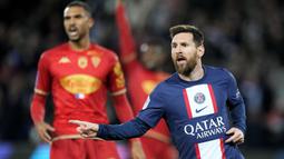 Lionel Messi yang baru kembali dari libur panjang setelah ajang Piala Dunia 2022 langsung tancap gas dengan menjadi sosok bintang pertandingan sekaligus mampu menyumbang satu gol untuk kemenangan PSG. (AP Photo/Francois Mori)