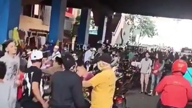 Langgar Psbb Di Jaksel Usaha Pijat Refleksi Dan Bengkel Ditutup Aparat News Liputan6 Com