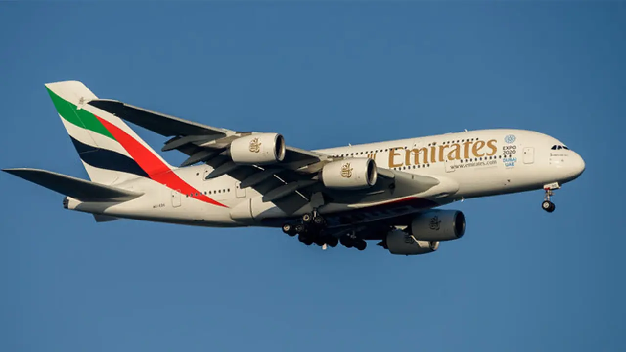 Awalnya, frekwensi penerbangannya hanya satu kali sehari untuk rute Dubai (DXB) - Denpasar (DPS). Sekarang, frekwensinya bertambah menjadi dua kali sehari yang ditandai penerbangan EK 360.