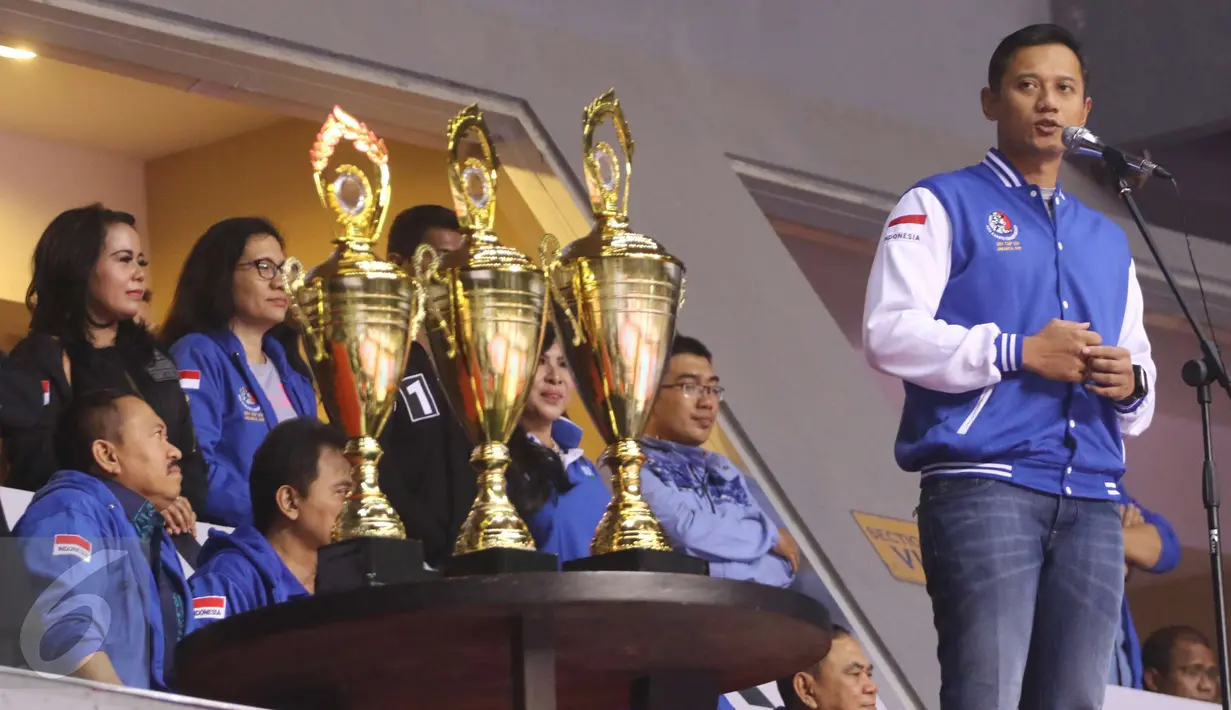 Agus Yudhoyono memberikan sambutan saat pembukaan Asia Karate Championship (SBY) CUP XIV 2017 di Kelapa Gading, Jakarta Utara, Sabtu (25/2). Kejuaraan tingkat asia tersebut di ikuti oleh 1600 peserta. (Liputan6.com/Helmi Afandi)