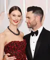 Belum genap satu bulan menjadi seorang ayah, Adam Levine dikabarkan telah menyakiti Behati Prinsloo dan Dusty Rose Levine, anak dan istrinya. Menanggapi hal itu, kabarnya Adam bisa memaklumi ketidak benaran berita tersebut. (AFP/Bintang.com)