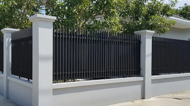 Model Pagar Rumah Tinggi 2 Meter Privasi dan Keamanan Terjamin