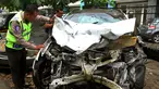 Bangkai mobil Mitsubishi Outlander maut yang telah dibawa petugas ke kantor Polres Jakarta Selatan, Rabu (21/1/2015). (Liputan6.com/Faisal R Syam)