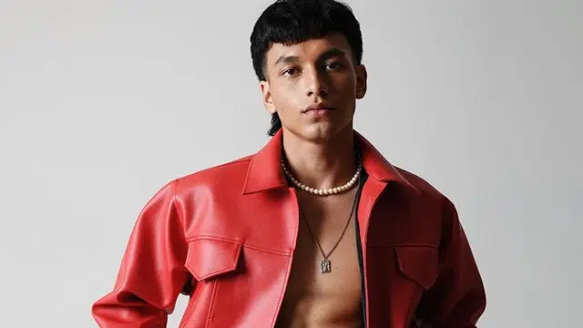 5 Gaya Pemotretan Jefri Nichol Pamer Perut Six Pack, Curi Perhatian