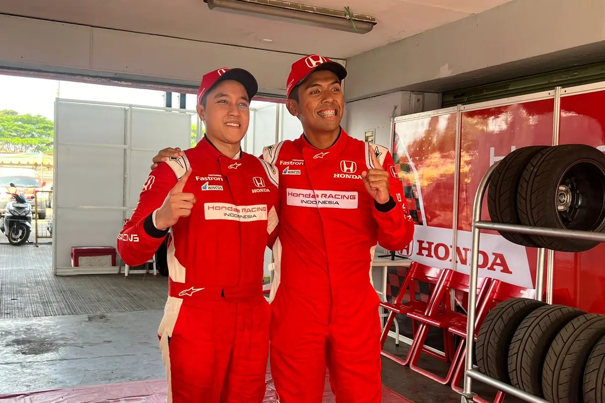 Avila Bahar dan Andri Abirezky finis 1-2 di kelas Kejurnas ITCR 1200 ISSOM Sentul