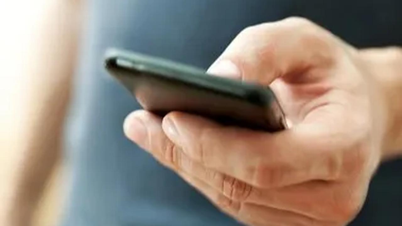 Sebabnya, mereka mengalami kendala pada gawai yang dimiliki, misal IMEI yang terblokir, tidak ada sinyal dan pertanyan lainnya.