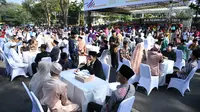 Kegiatan nikah massal dalam rangkaian West Java Festival 2024 di kawasan Gedung Sate, Kota Bandung, Sabtu (24/8/2024).(sumber foto: Biro Adpim Jabar)