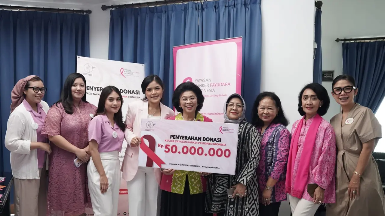 Sarah Invera, Co-founder ISWHITE bersama Ketua YKPI, Linda Agum Gumelar.