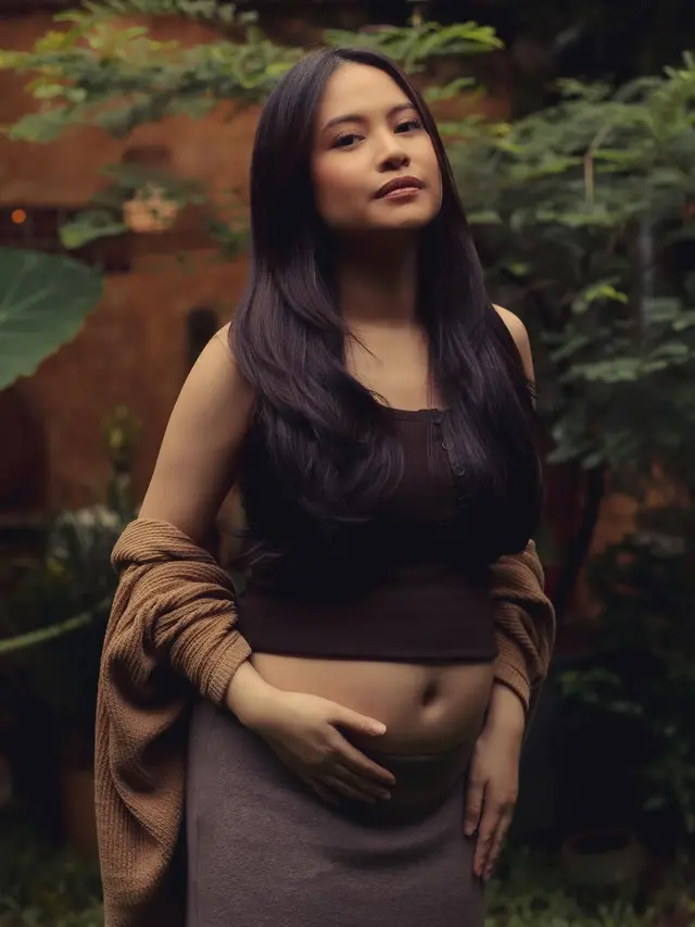 Hanggini Umumkan Kehamilan Pertama, Ini 6 Potret Maternity Pamer Baby Bump