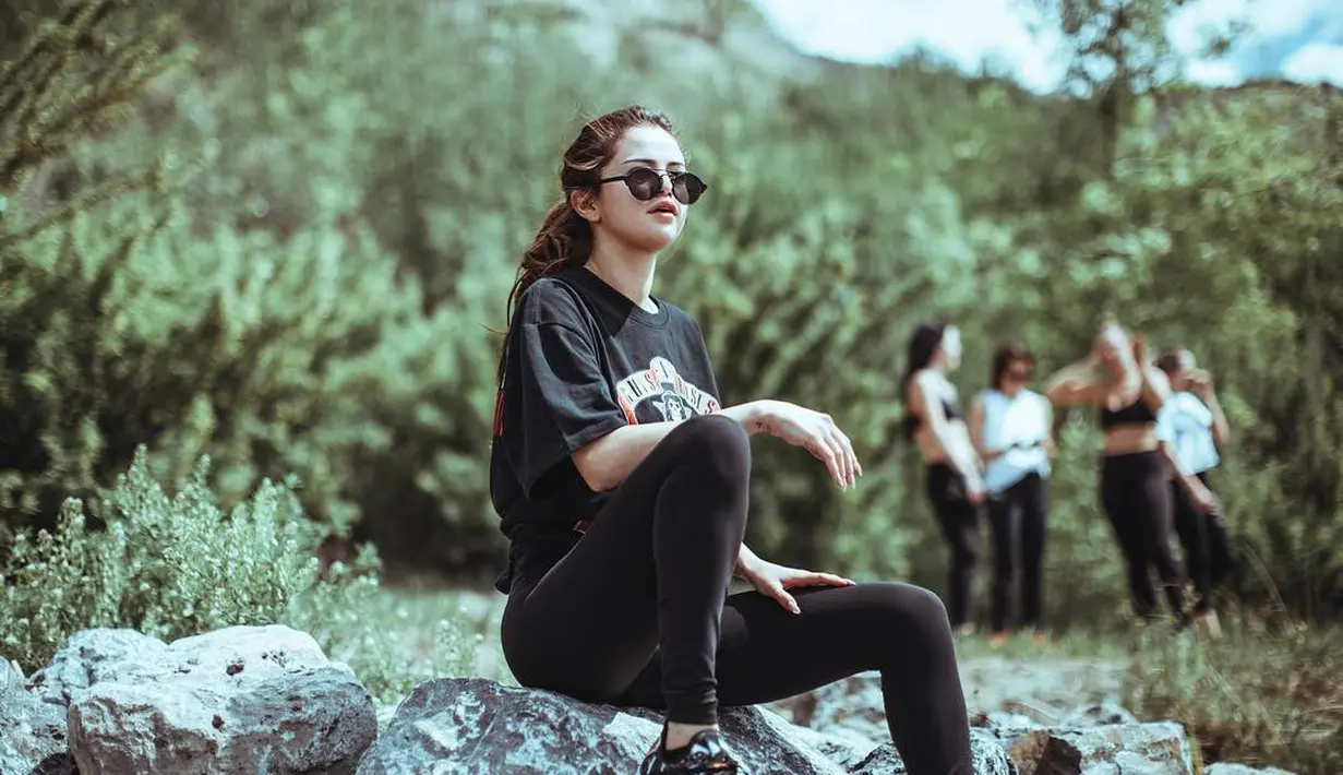 Kini pelantun lagu Wolves tersebut tengah bersenang-senang menikmati hidupnya dengan bebas. (instagram/seleagomez)