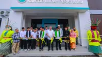 Wali Kota Tangerang Selatan Benyamin Davnie saat meresmikan Kantor Kelurahan Perigi Baru. (Istimewa)