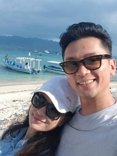 6 Potret Angie Virgin dan Suami yang Polisi Inggris, Dapat Label Pahlawan dari Parlemen