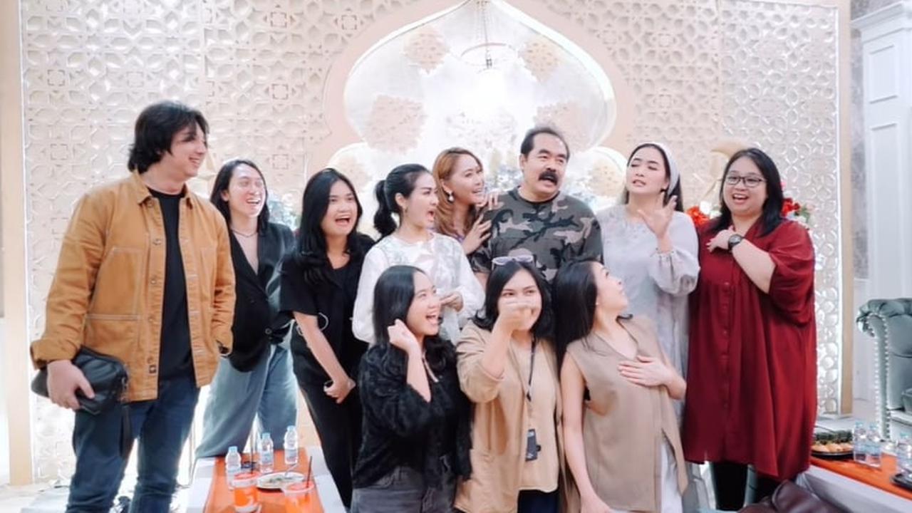 Kedatangan Artis Ternama
