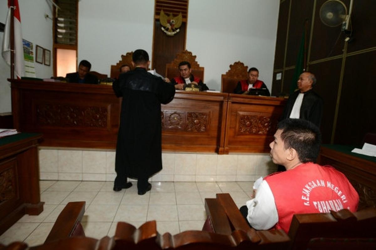 Mucikari artis Robbie Abbas jalani sidang sidang perdana