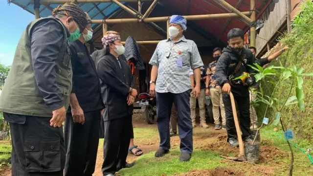 Vaksinasi COVID-19 Masyarakat Adat Banten Kidul