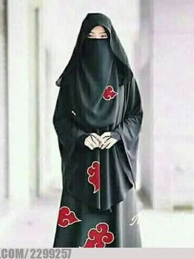6 Potret Orang Pakai Outfit Akatsuki Ini Perhatian, Unik Banget