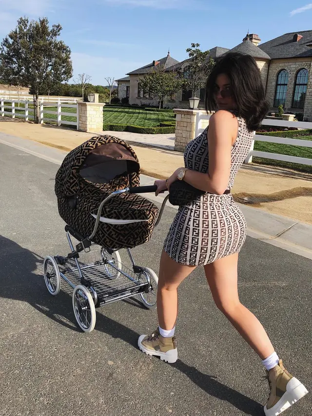 [Bintang] Kylie Jenner