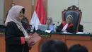dr Tifauzia Tyassuma atau dikenal dokter Tifa saat mengikuti sidang pembacaan dakwaan perkara dugaan pencemaran nama baik terkait tudingan ijazah palsu Presiden ke-7 RI Joko Widodo di Pengadilan Negeri Jakarta Timur, Kamis (02/07/2026), (Kapanlagi.com/ Budy Santoso)