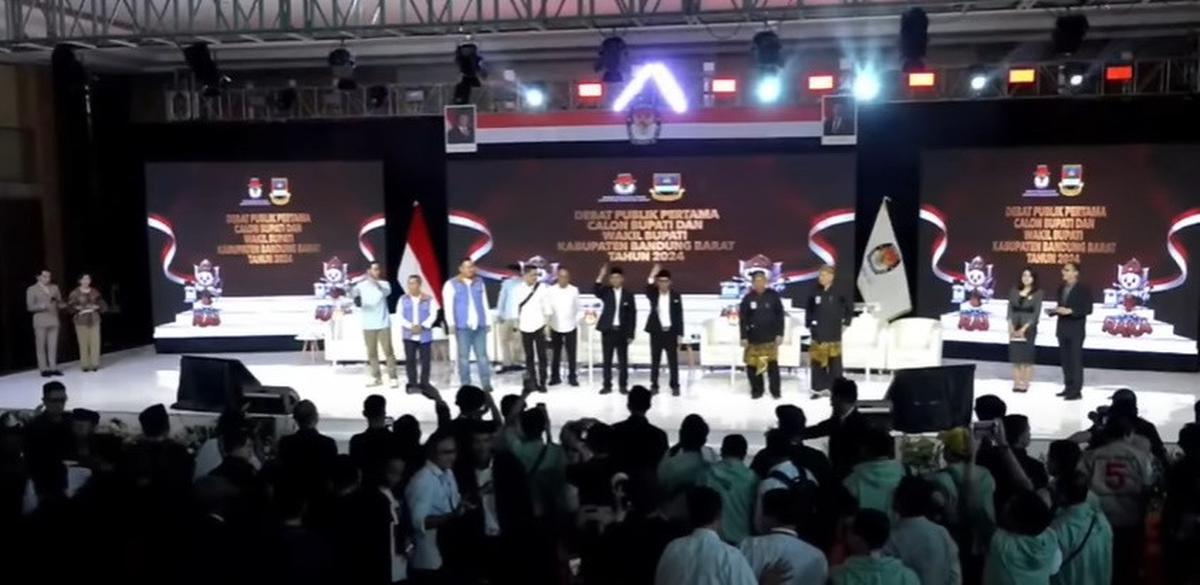 Bersaing di Pilbup Bandung Barat, 7 Potret Jeje Govinda, Hengky Kurniawan sampai Gilang Dirga di Momen Debat