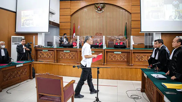 Senyum Agus Nurpatria Usai Sidang Perdana Dugaann Pembunuhan Berencana Brigadir J