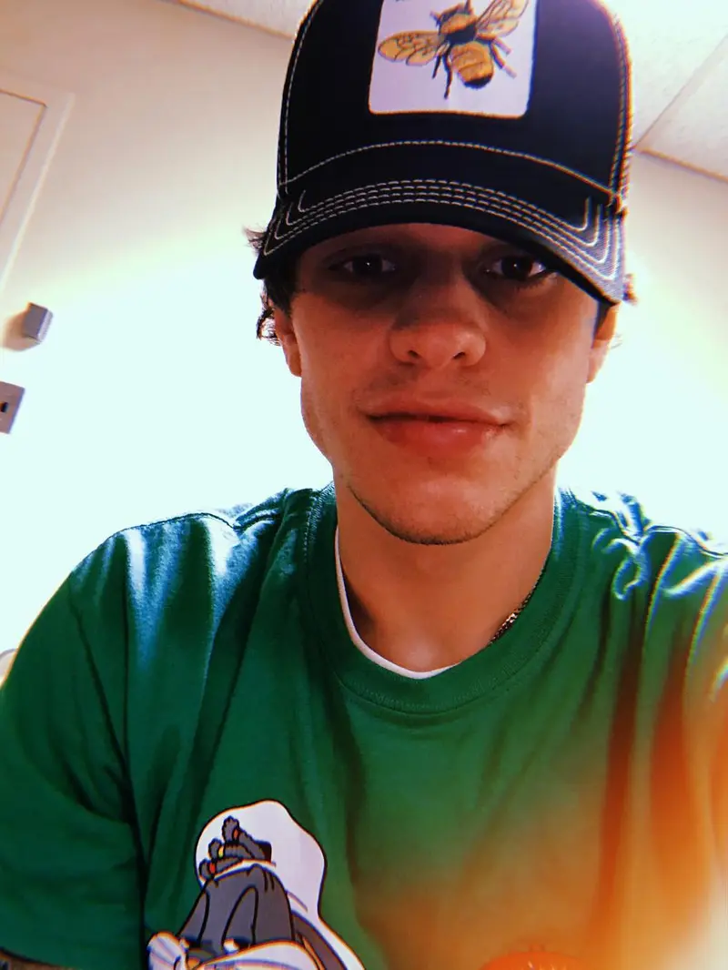 [Bintang] Pete Davidson