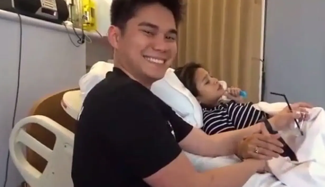 Usai melihat video yang berdurasi 30 menit itu, Rita Emza pun menjawab setelah dimintai keterangan lewat percakapan di aplikasi pesan singkat, Kamis (21/9/2017). Rita membenarkan nama tersebut yang dipilih Acha dan Vicky. (Instagram/septriasaacha)