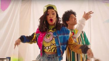 Sukses Dengan Finesse Cardi B Dan Bruno Mars Akan Tur Bareng News Entertainment Fimela Com