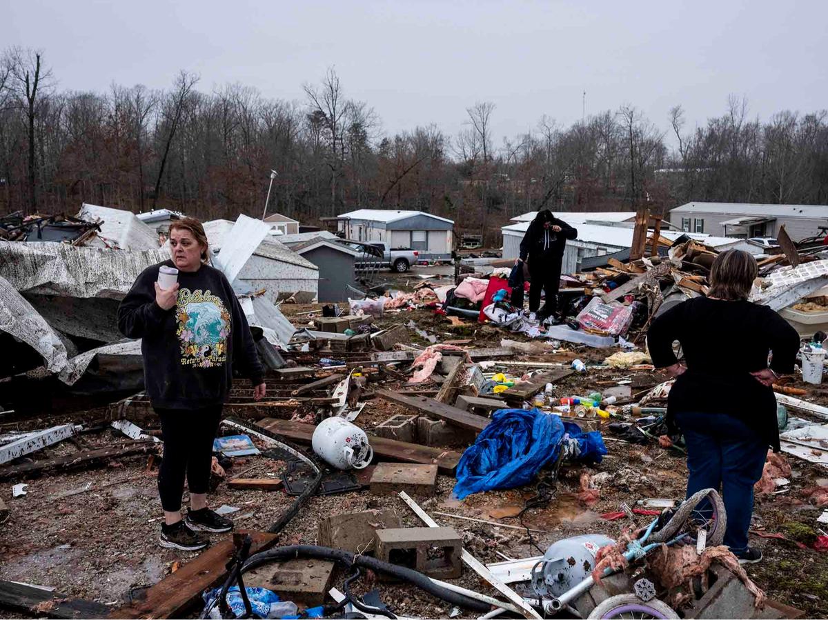 FOTO: Tornado Dahsyat Melululantahkan Pemukiman Warga di Missouri