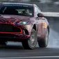 Aston Martin DBX (Motor1)