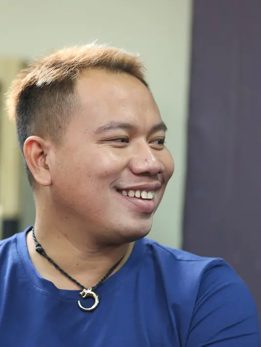 Perempuan tersebut memiliki anak bernama Paris kini berusia 1,5 tahun dari hubungan nikah siirnya. Lantaran Vicky menikahi perempuan lain tersebut membuatnya kecewa. Lantas seperti apa komentar Vicky terkait kabar tersebut. (Bambang E. Ros/Bintang.com)