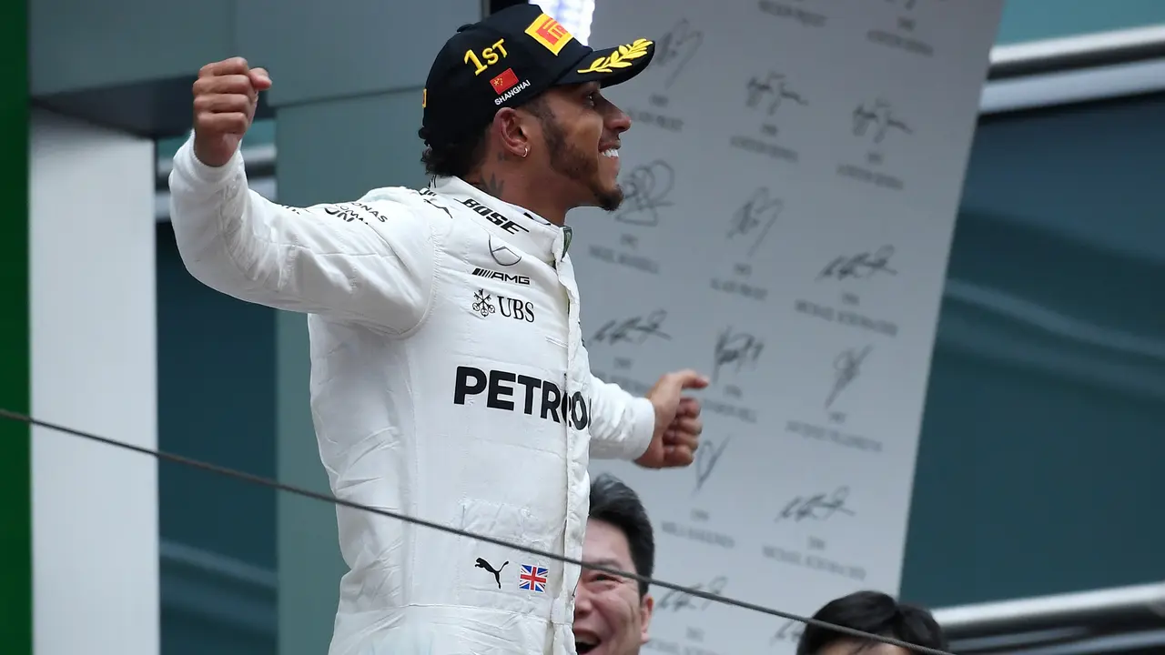 20170409-Lewis Hamilton Juara GP China-AFP