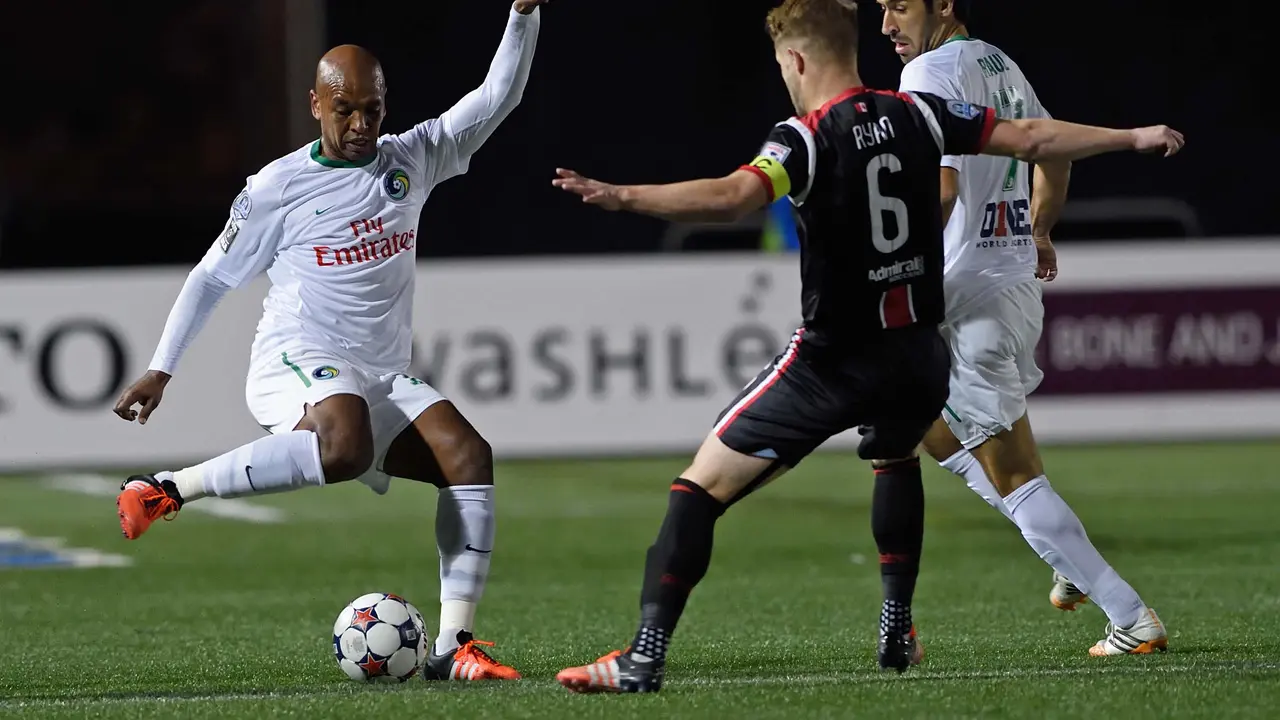 Raul Gonzalez Pimpin New York Cosmos Juara NASL