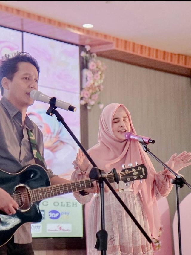 Risty Tagor Perdana Tulis Lagu