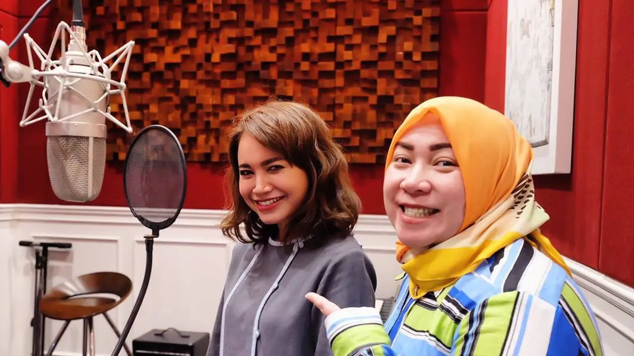 Unfollow Akun Instagram, Ini 7 Kilas Balik Momen Kedekatan Melly Goeslaw dan Rossa