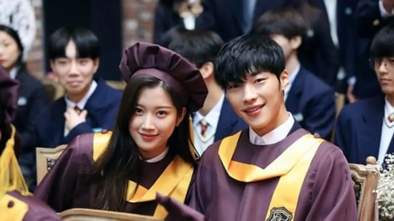 [Bintang] Moon Ga Young dan Woo Do Hwan