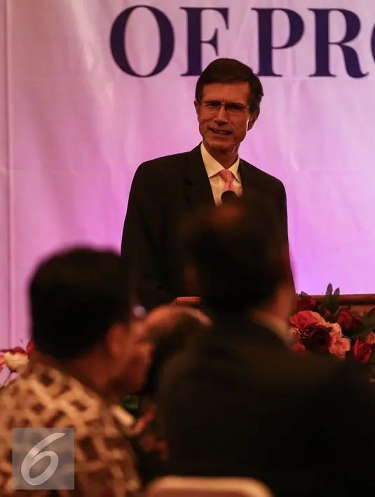 Duta Besar (Dubes) Amerika Serikat untuk Indonesia, Robert O Blake memberikan pidato dalam pidato perpisahan di Jakarta, Senin (18/7/2016). Dalam pidatonya menekankan bahwa Indonesia merupakan mitra penting bagi AS. (Liputan6.com/Faizal Fanani)