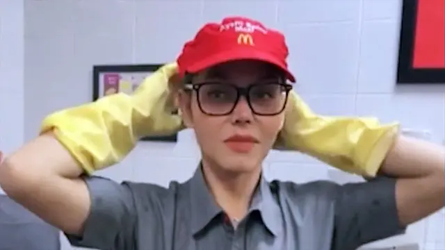 Aksi Bunda Corla bekerja di McDonald's Jakarta