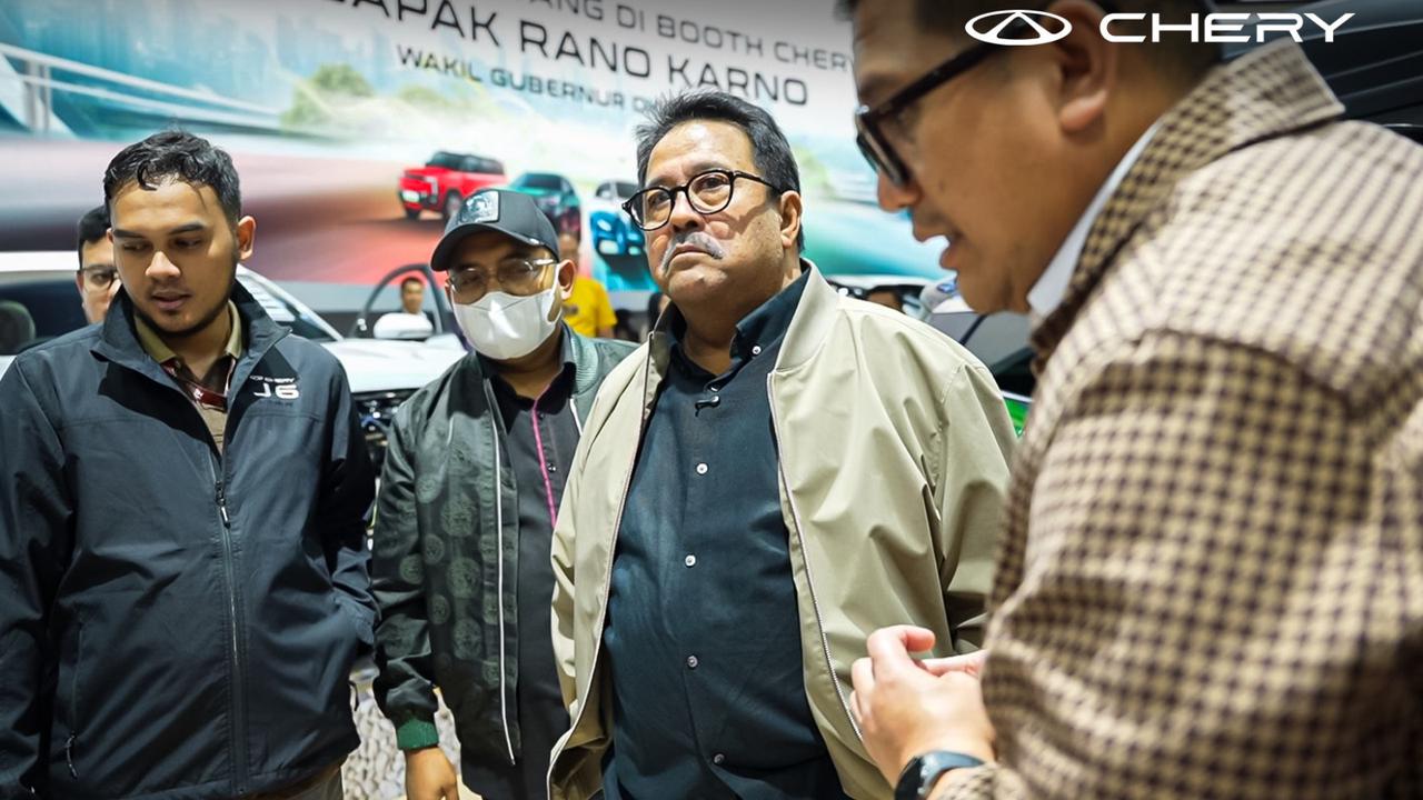 Rano Karno Salat Iduladha di Balai Kota, Ajak Warga Jaga Ketertiban saat Berkurban