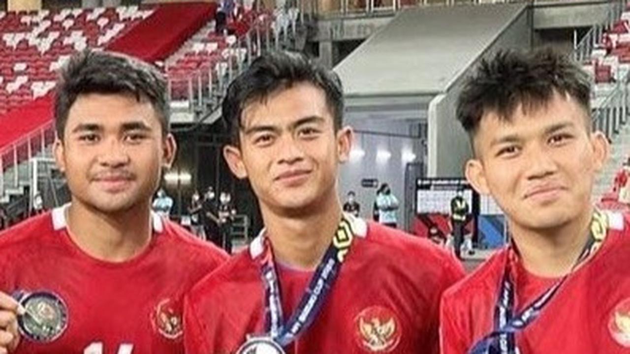 Tentunya Arhan mendapatkan uang saku selama gabung Timnas Indonesia. Selain itu ia juga mendapatkan bonus saat Timnas Indonesia berprestasi.