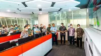 kunjungan Mabes TNI ke Stasiun Pengedali Utama Satelit Telkom yang diwakili hadir Marsda TNI Agus M. Bahron selaku Askomlek Panglima TNI, beserta jajaran pada Kamis, 12 Mei 2022. (Dok Telkomsat)