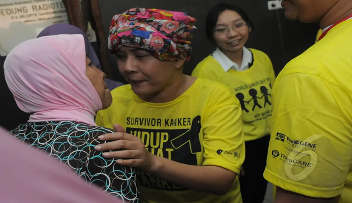 Sejumlah tamu yang hadir mendukung Ria Irawan menjadi Duta Kanker, Jakarta, Rabu (4/2/2015). (Liputan6.com/Herman zakharia)