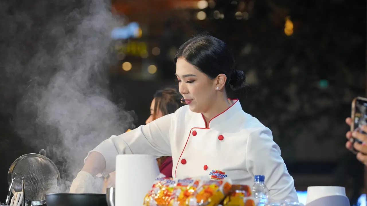 Devina Hermawan.